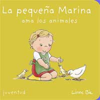 La pequeña Marina ama los animales